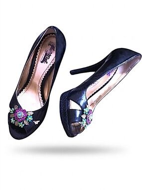 Y2K Black Peep Toe Heels jeweled stilettos Pinup style size 8.5 small platform